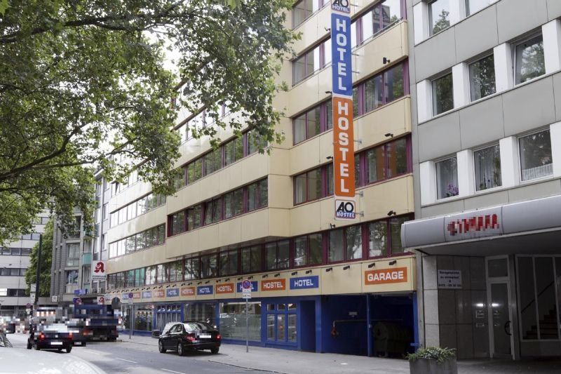 A&O Duesseldorf Hauptbahnhof Hotel Exterior photo